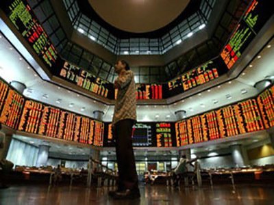收评：沪指跌1.26%失守4000点，全市场超4700股收绿，银行板块逆势护盘